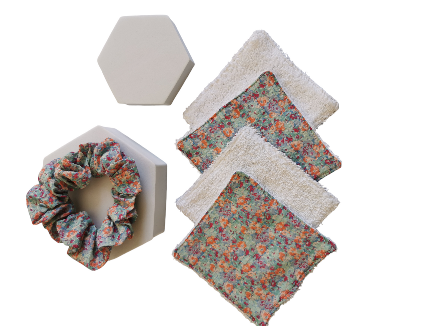 Lot de lingettes démaquillantes et accessoires pour les cheveux